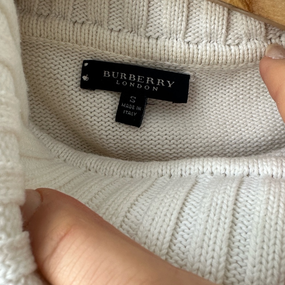 Burberry White Sleeveless Sweater with Nova Check Trim - Picture 2 of 4